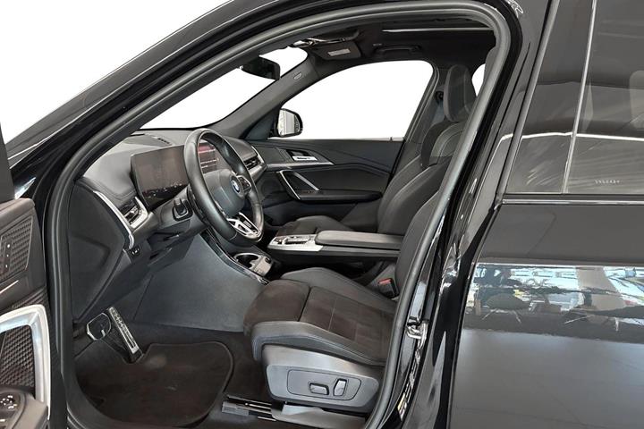 Sort BMW iX1 fra 2023