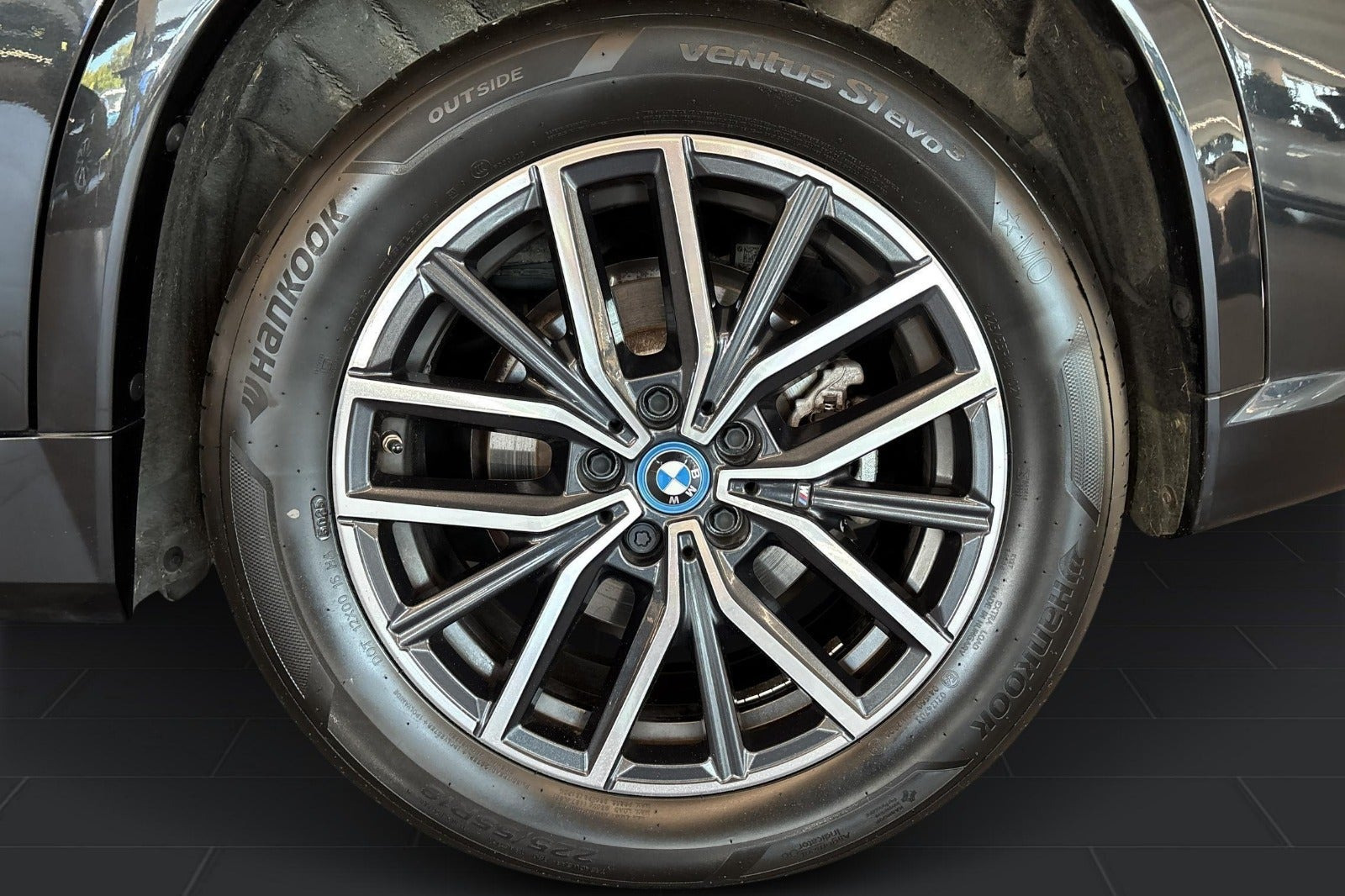 Sort BMW iX1 fra 2023