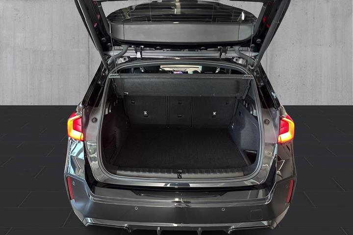 Sort BMW iX1 fra 2023
