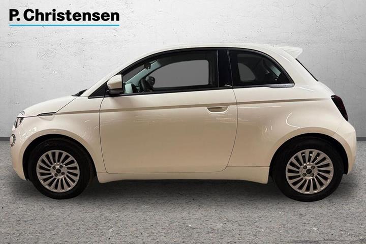 Hvid Fiat 500e fra 2023