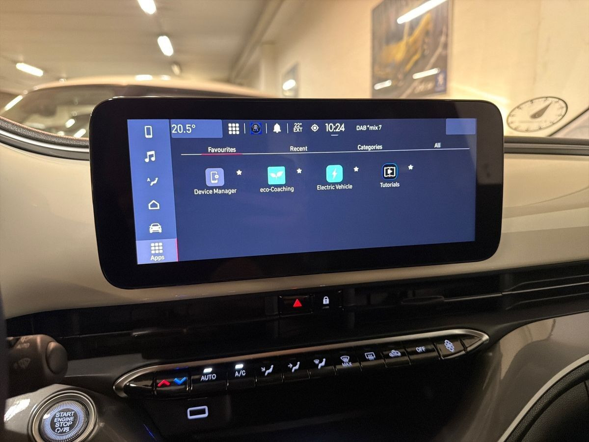 Hvid Fiat 500e fra 2023