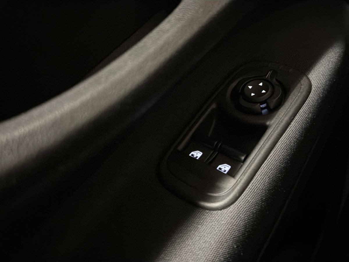 Hvid Fiat 500e fra 2023
