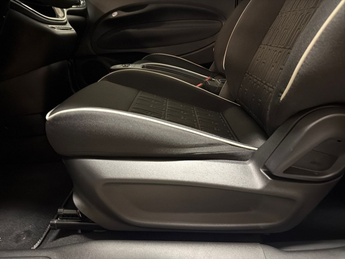 Hvid Fiat 500e fra 2023