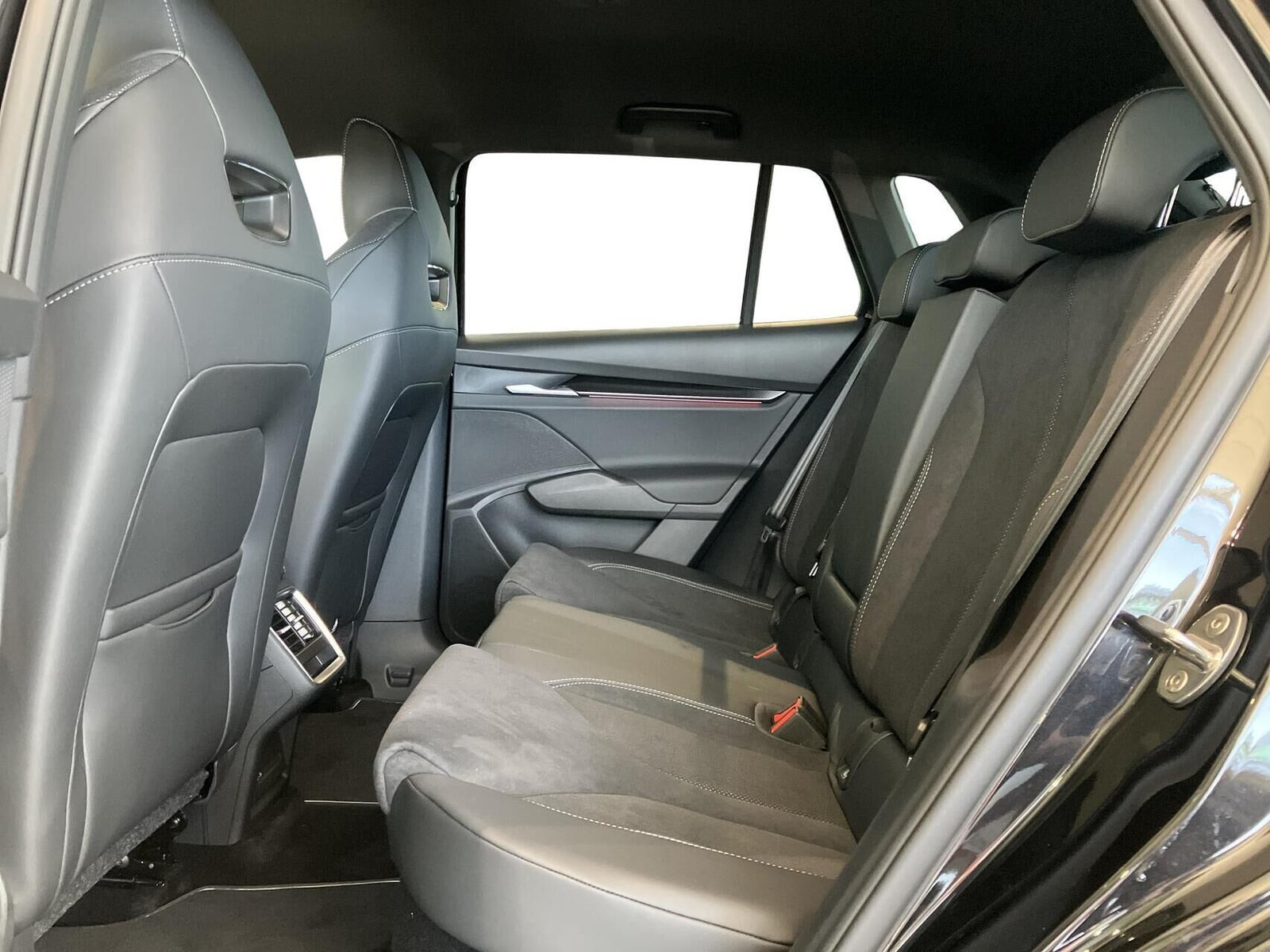 Sort Skoda Elroq fra 2026