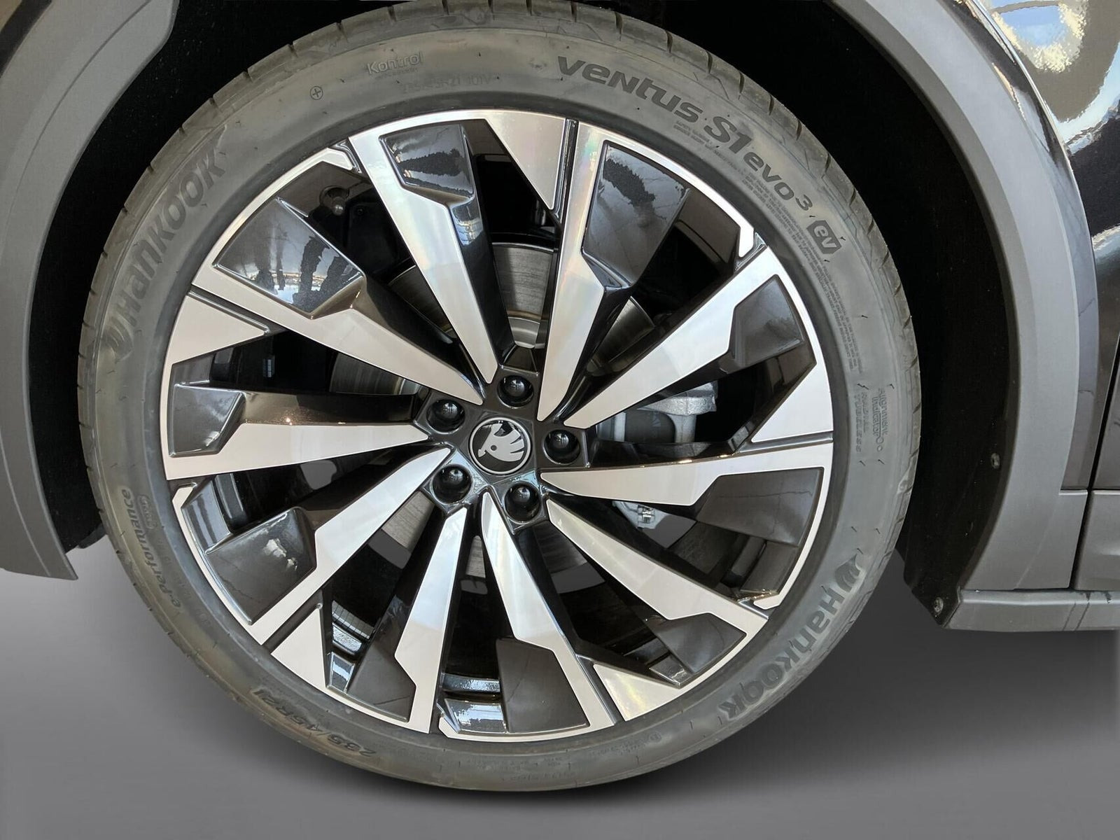 Sort Skoda Elroq fra 2026