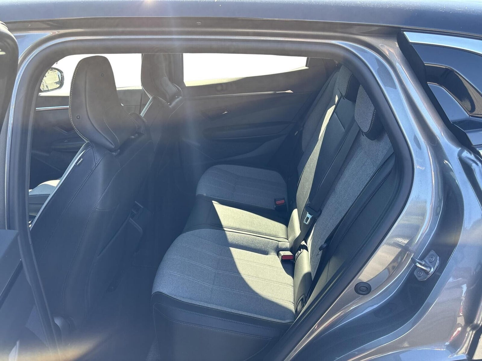 Grå Renault Megane E-Tech fra 2025