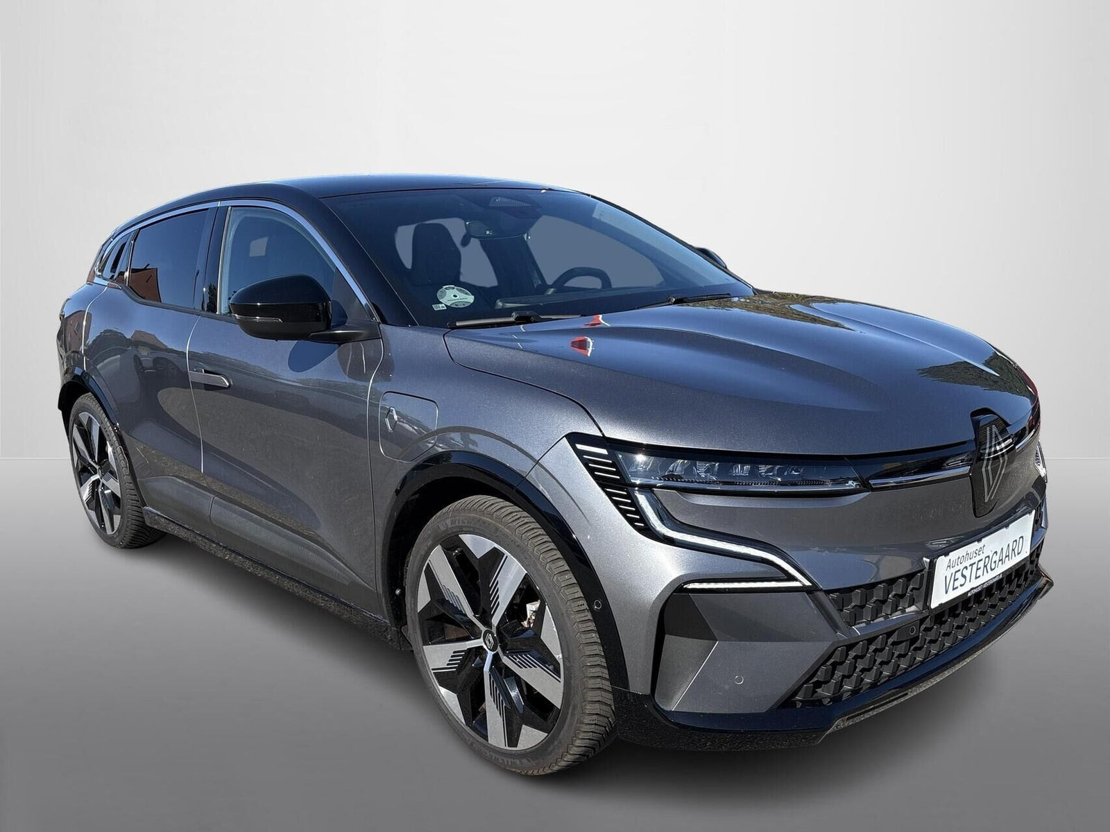 Grå Renault Megane E-Tech fra 2025