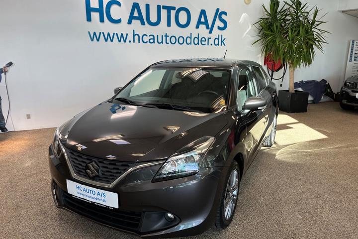 Grå Suzuki Baleno fra 2020 set udefra