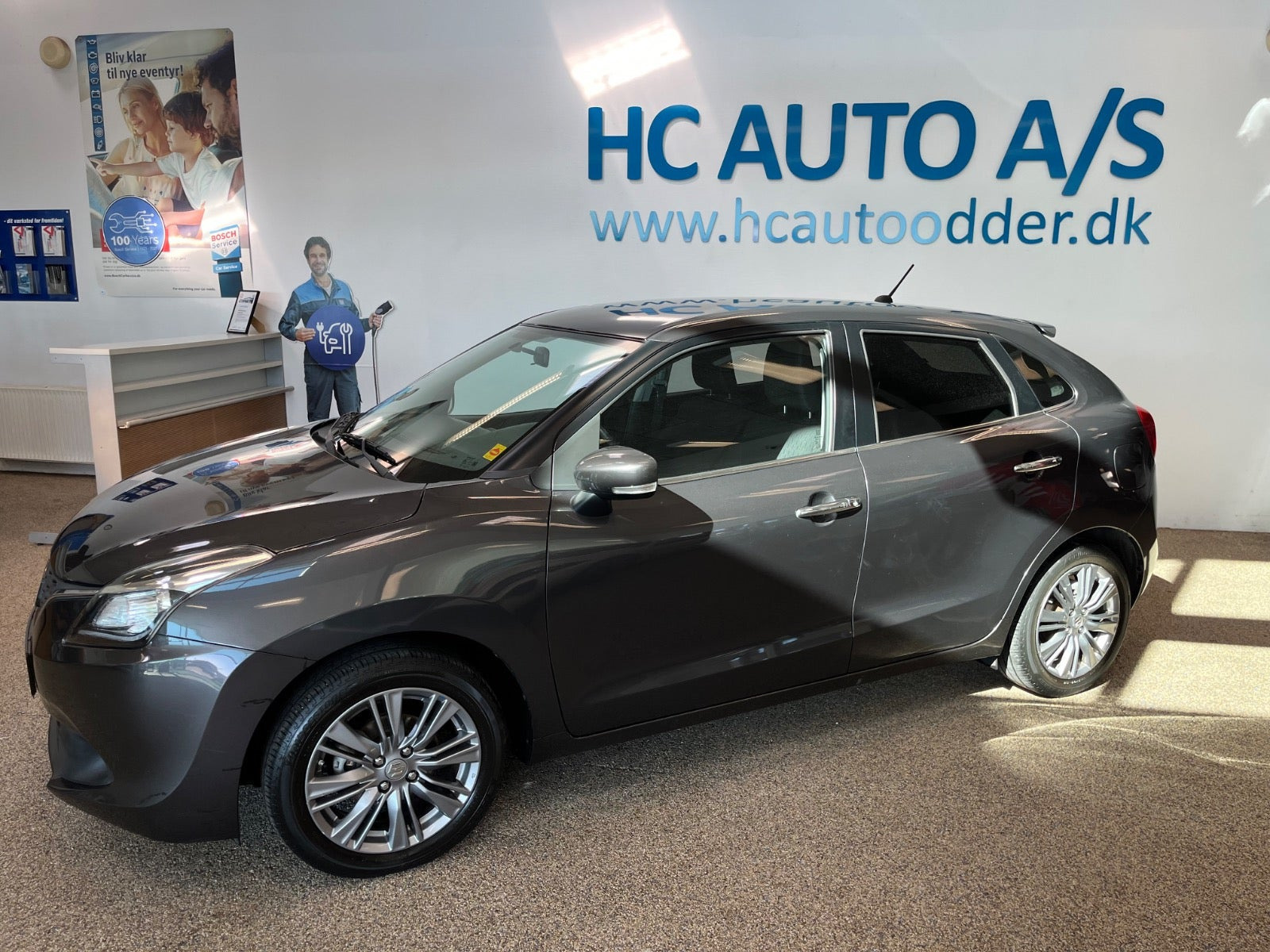 Grå Suzuki Baleno fra 2020