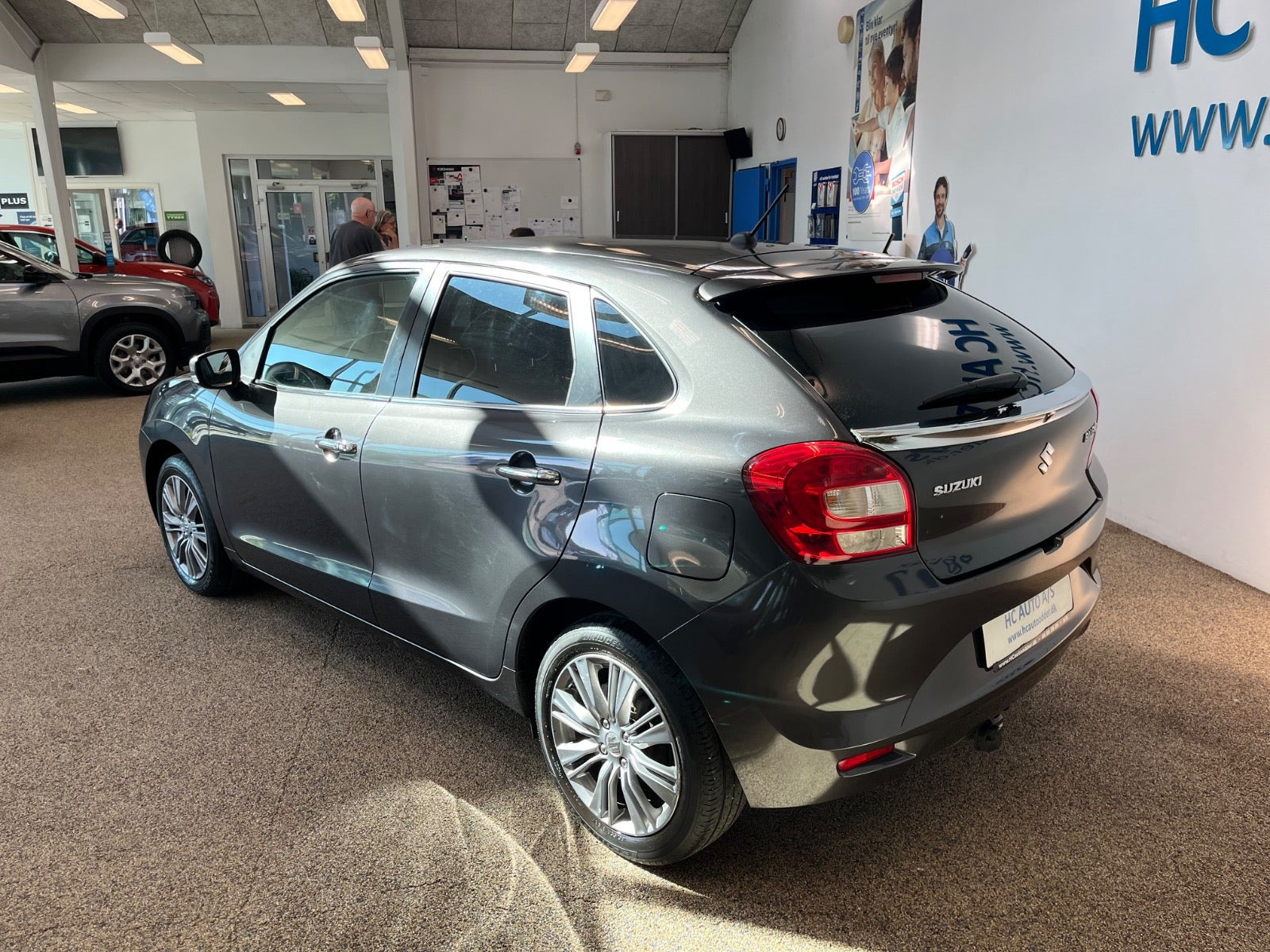 Grå Suzuki Baleno fra 2020