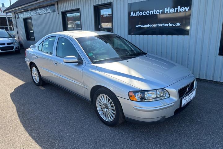 Sølv Volvo S60 fra 2006