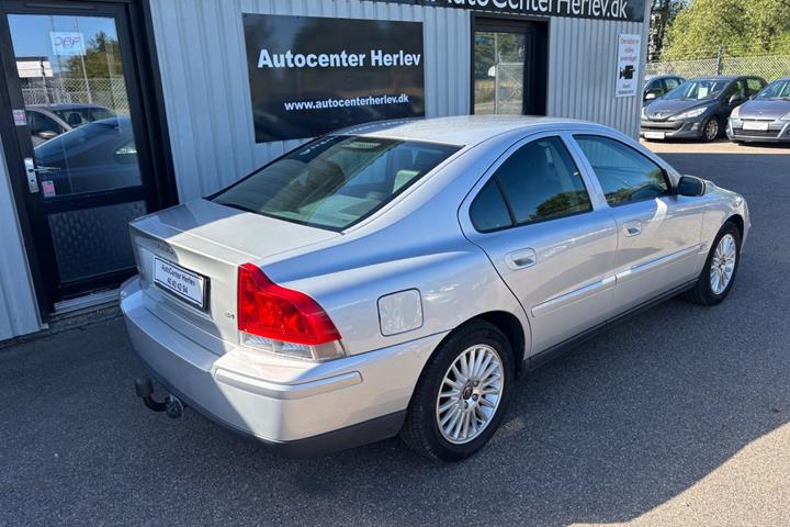 Sølv Volvo S60 fra 2006