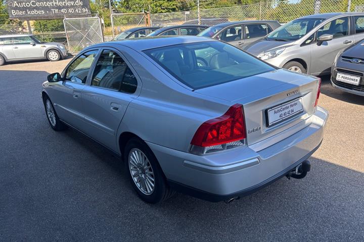 Sølv Volvo S60 fra 2006