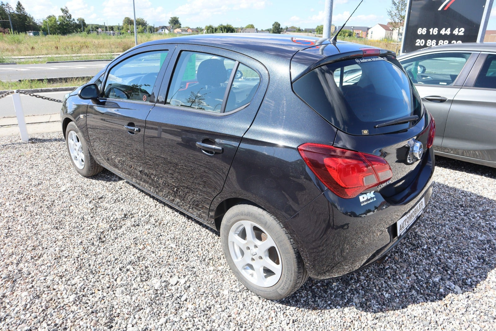 Sort Opel Corsa fra 2015