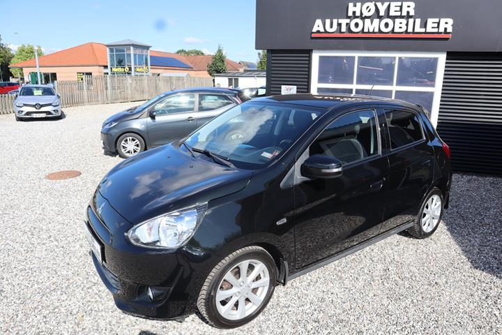 Sort Mitsubishi Space Star fra 2015