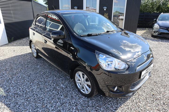 Sort Mitsubishi Space Star fra 2015