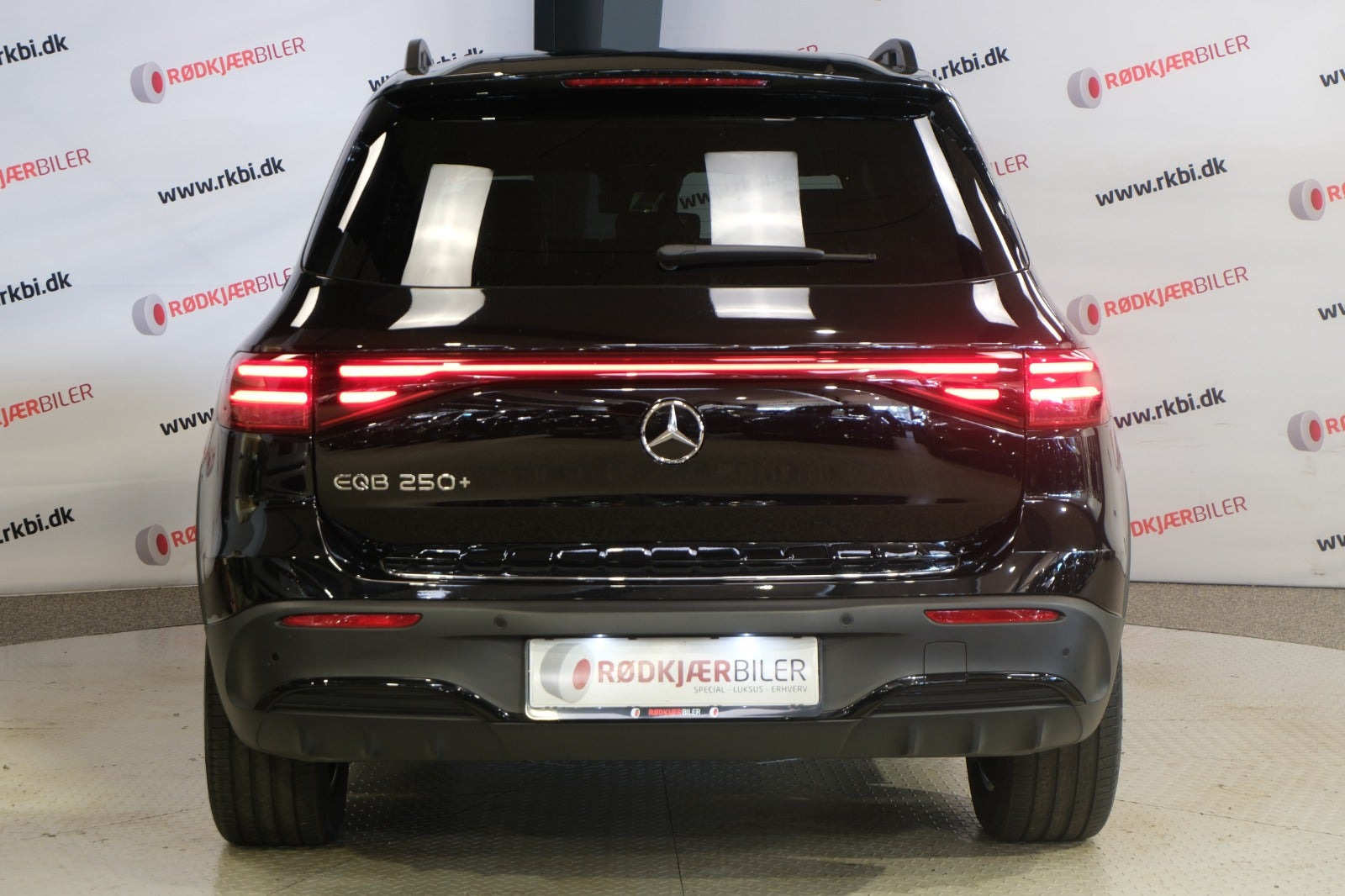 Sort Mercedes EQB250+ fra 2025