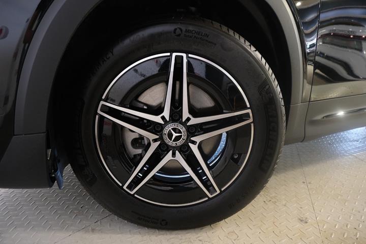 Sort Mercedes EQB250+ fra 2025