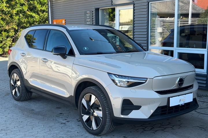 Brun Volvo EX40 fra 2025