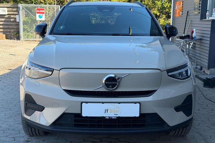 Brun Volvo EX40 fra 2025