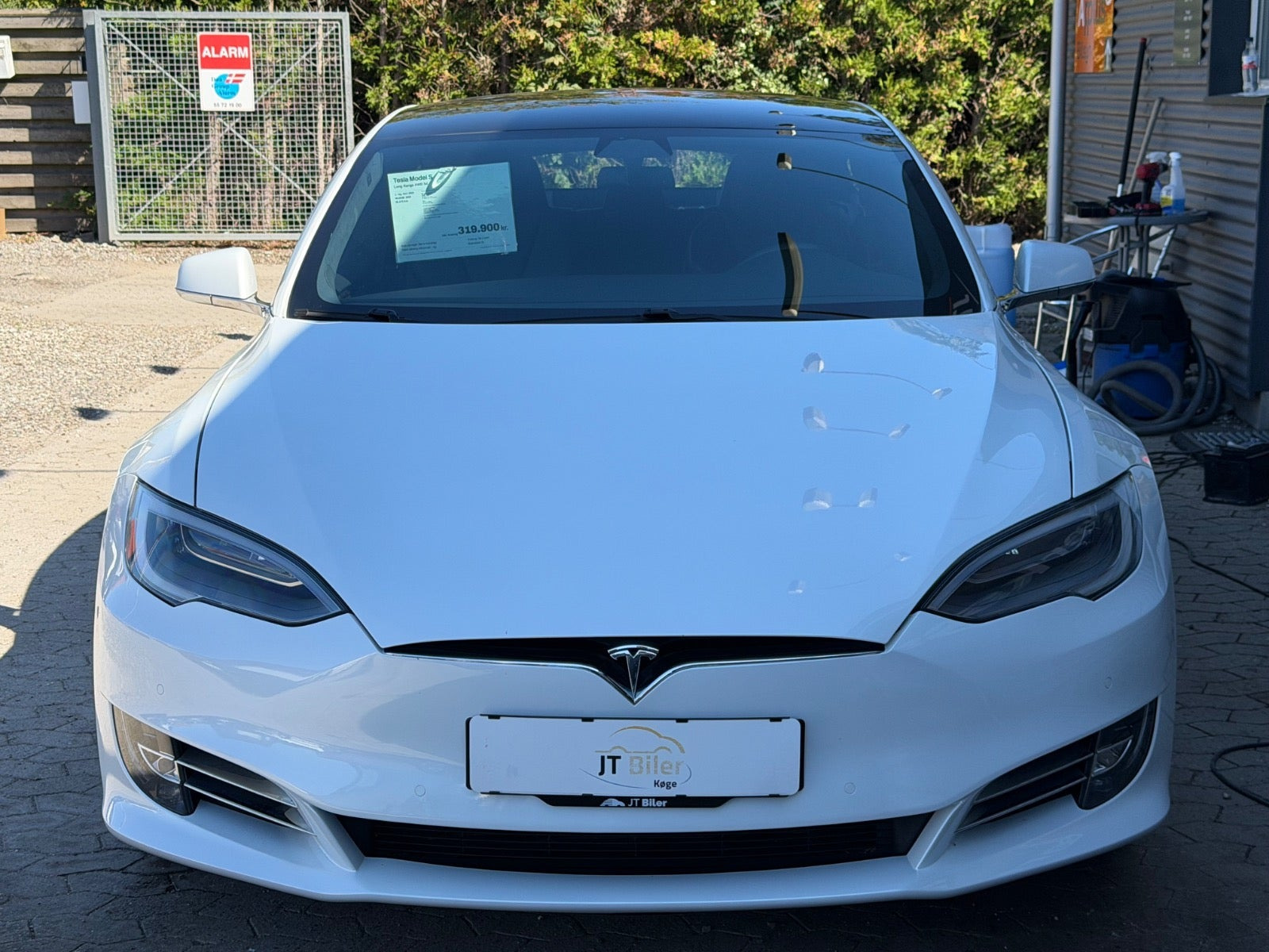 Hvid Tesla Model S fra 2020