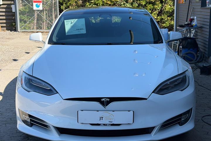 Hvid Tesla Model S fra 2020