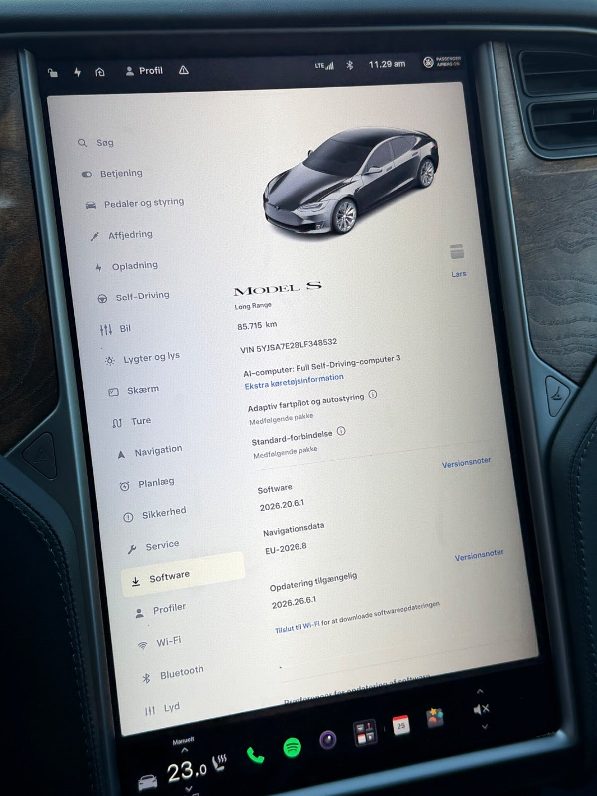 Hvid Tesla Model S fra 2020