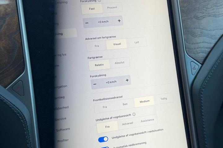 Hvid Tesla Model S fra 2020