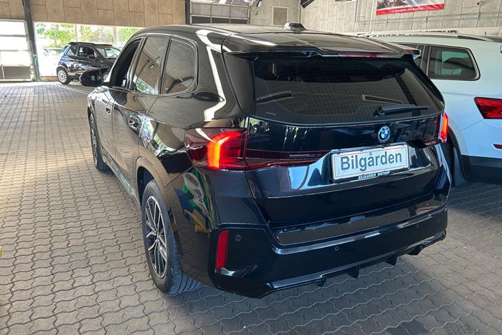 Sort BMW iX1 fra 2024