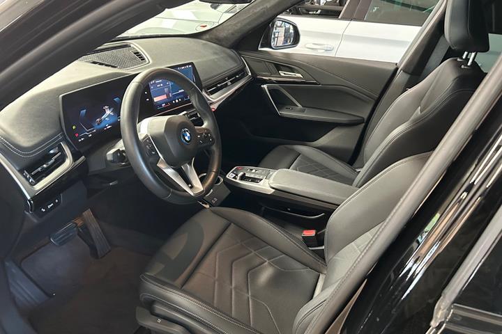 Sort BMW iX1 fra 2024