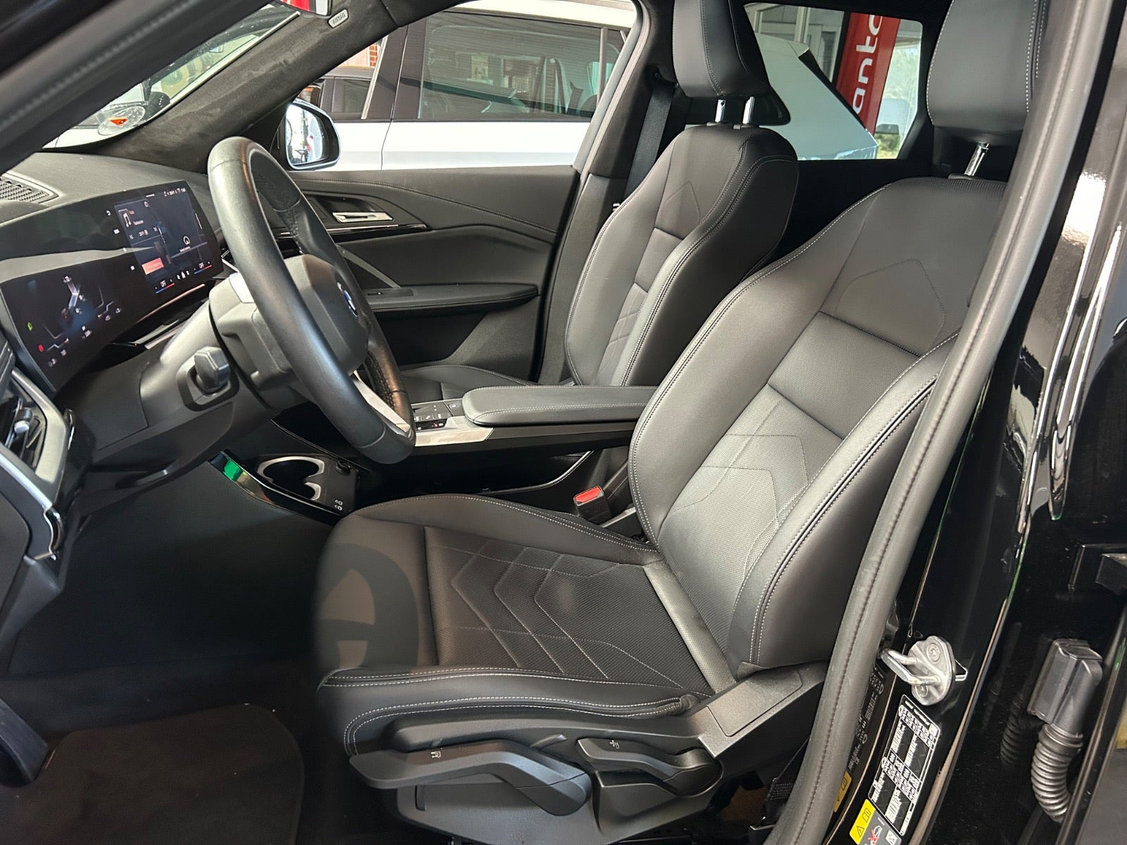 Sort BMW iX1 fra 2024