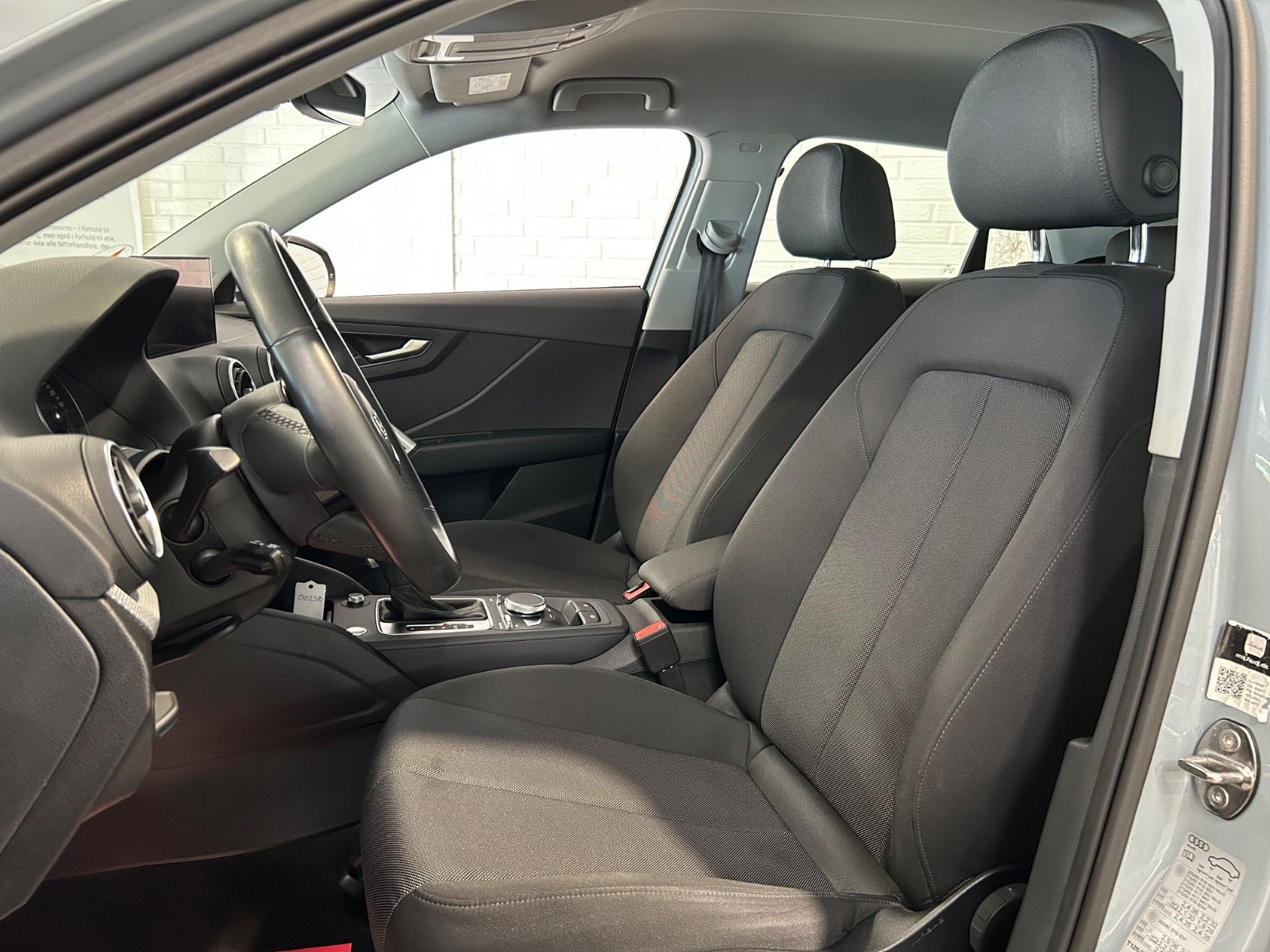 Grå Audi Q2 fra 2022