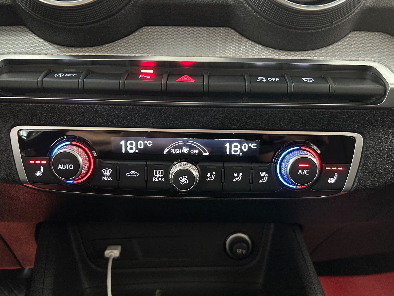 Grå Audi Q2 fra 2022