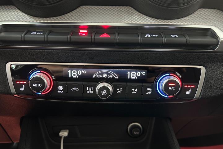 Grå Audi Q2 fra 2022