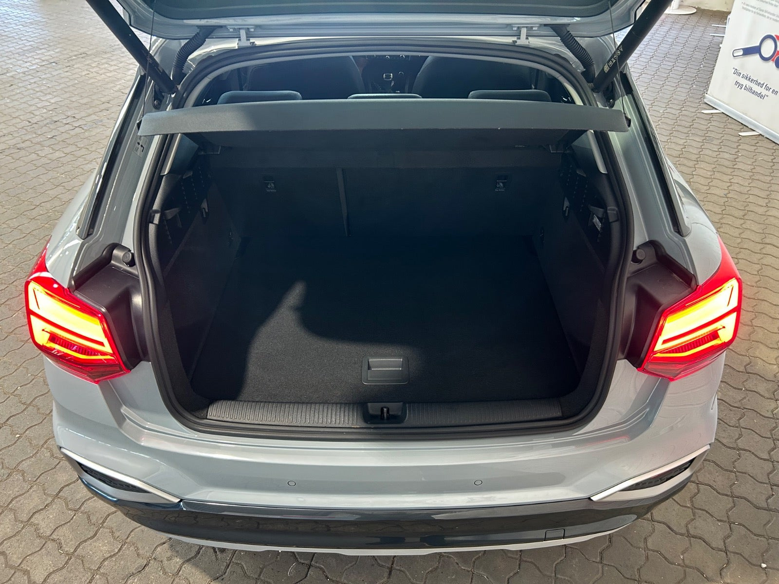 Grå Audi Q2 fra 2022
