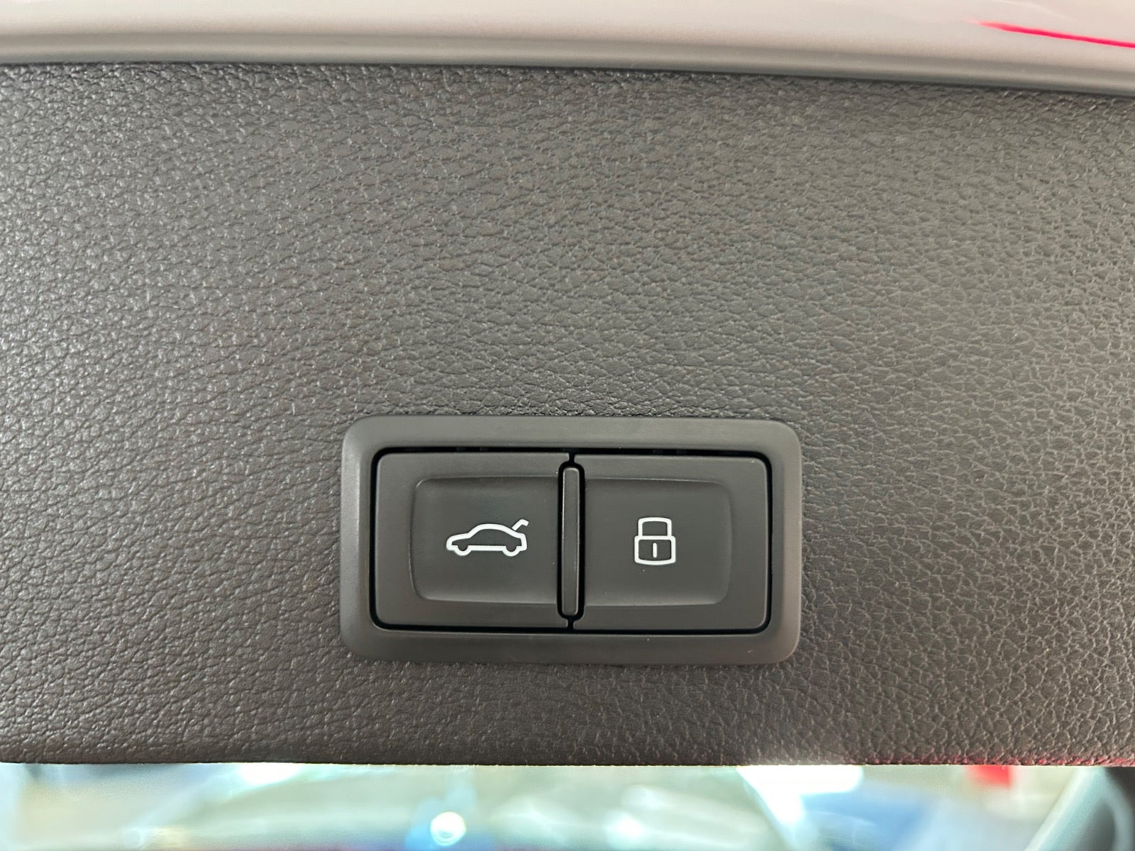 Grå Audi Q2 fra 2022