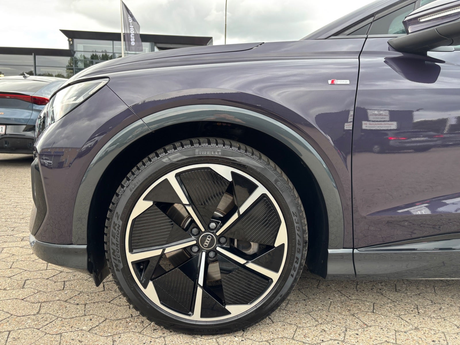 Lilla Audi Q4 e-tron fra 2025