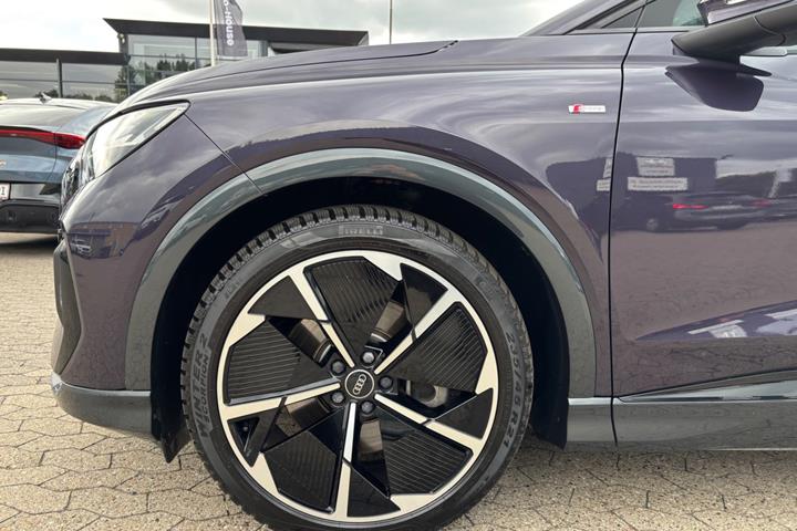 Lilla Audi Q4 e-tron fra 2025