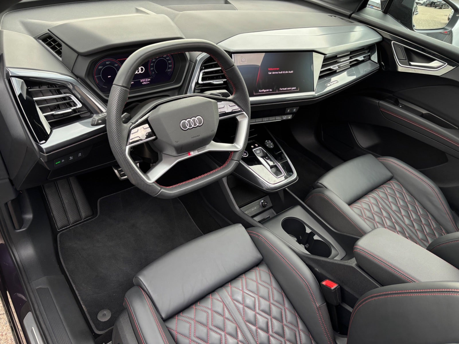 Lilla Audi Q4 e-tron fra 2025