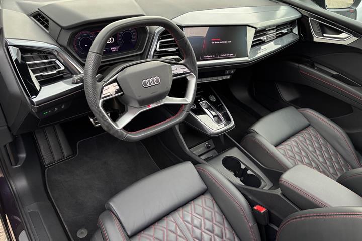 Lilla Audi Q4 e-tron fra 2025
