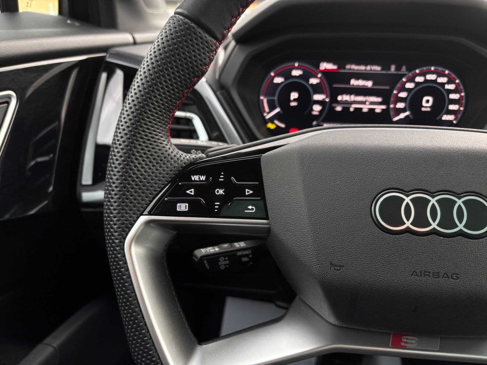 Lilla Audi Q4 e-tron fra 2025