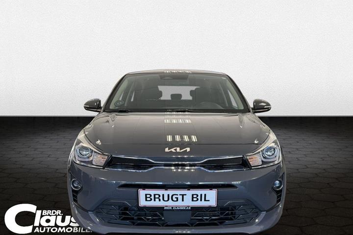 Grå Kia Rio fra 2023