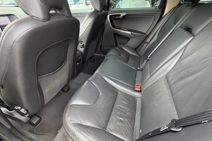 Sort Volvo XC60 fra 2012