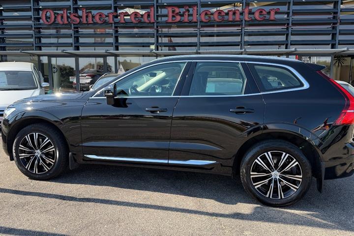 Sort Volvo XC60 fra 2022