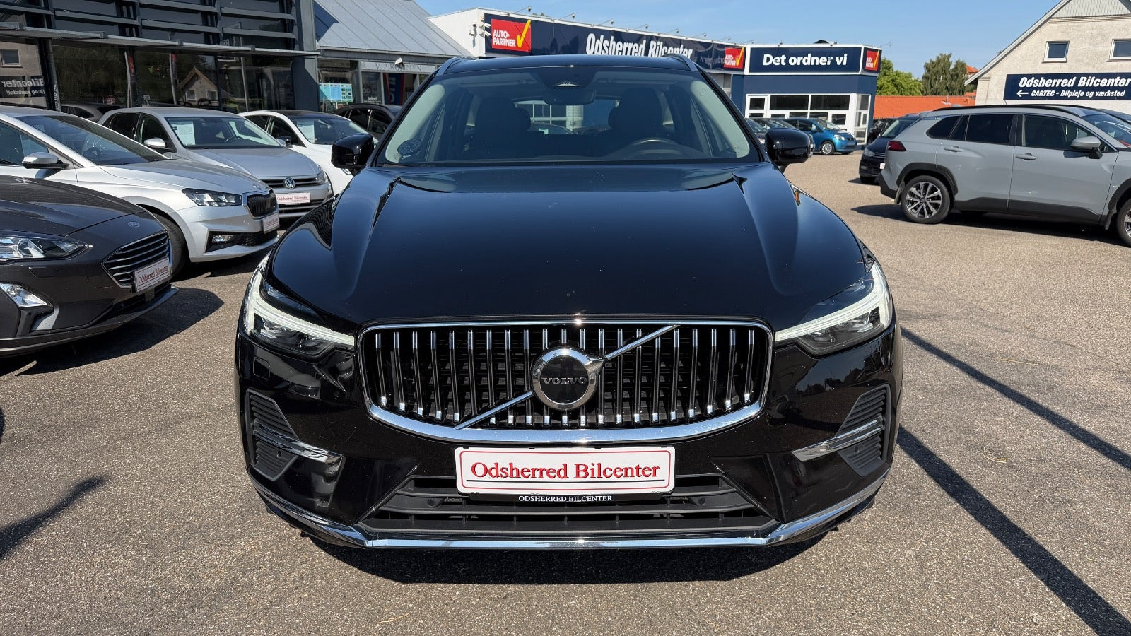 Sort Volvo XC60 fra 2022