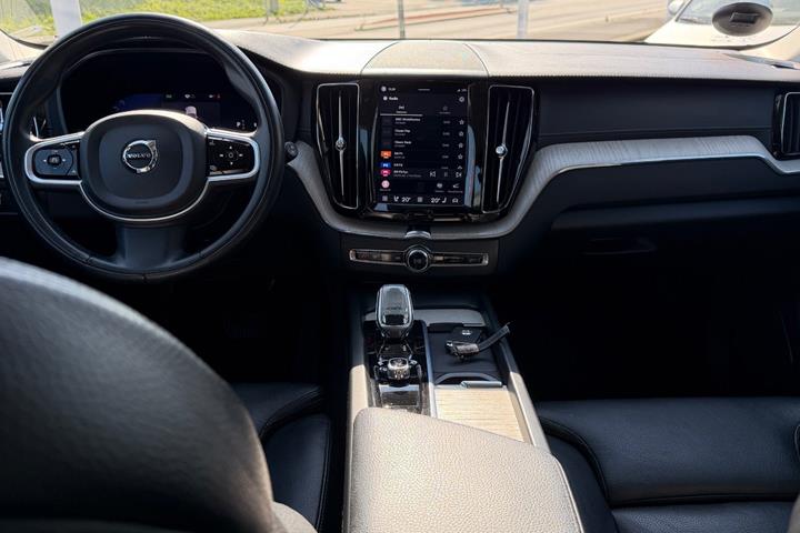 Sort Volvo XC60 fra 2022