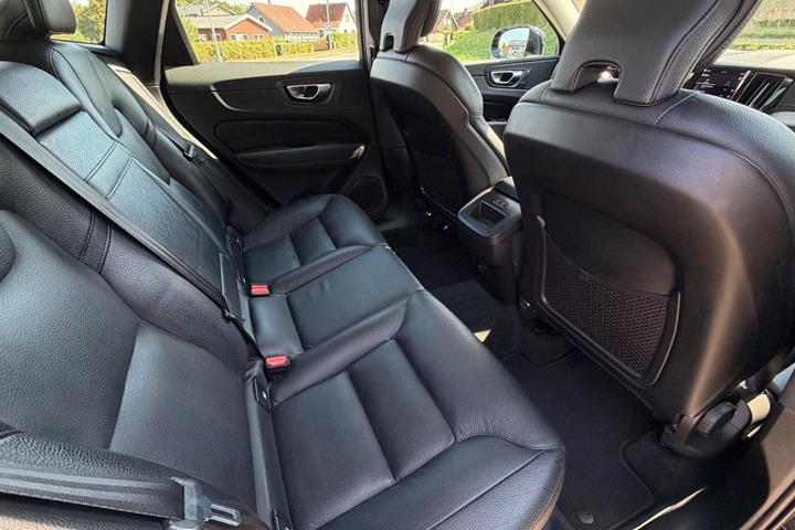 Sort Volvo XC60 fra 2022
