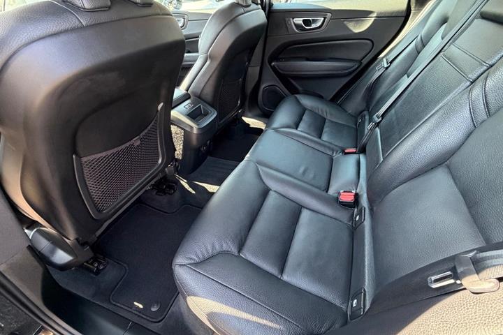 Sort Volvo XC60 fra 2022