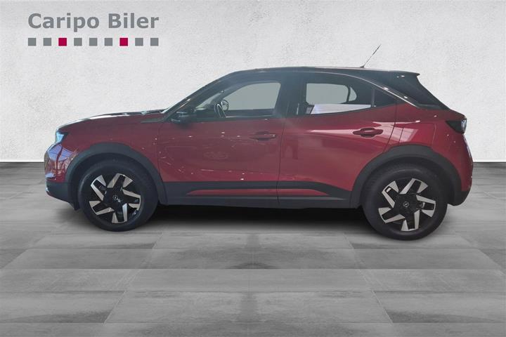 Rød Opel Mokka-e fra 2023