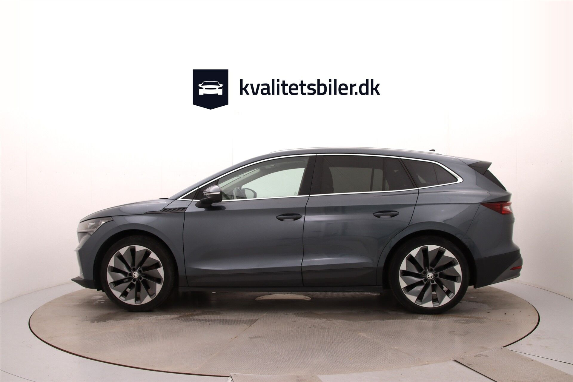 Grå Skoda Enyaq fra 2021